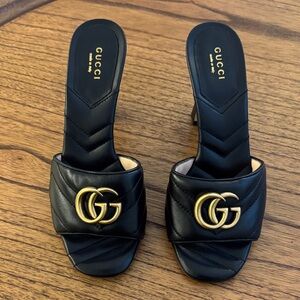Gucci Black GG Marmont Size 37 authentic sandal slide
